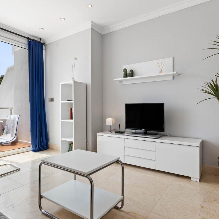 Studio in Torremolinos by Playa El Bajondillo - Apartment - 10