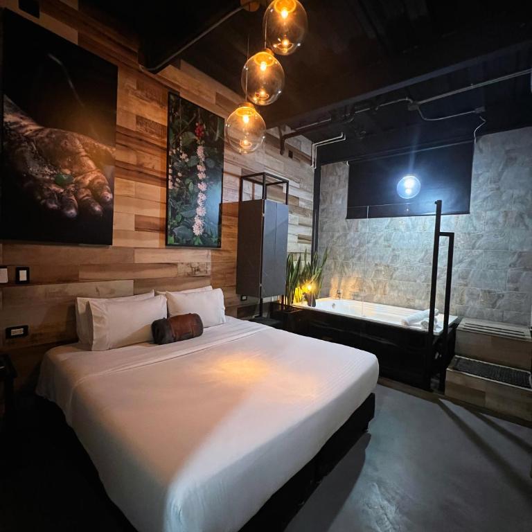 Lleras Luxury - King Bed & Private Jacuzzi - Suite Deluxe con bañera de hidromasaje - 40