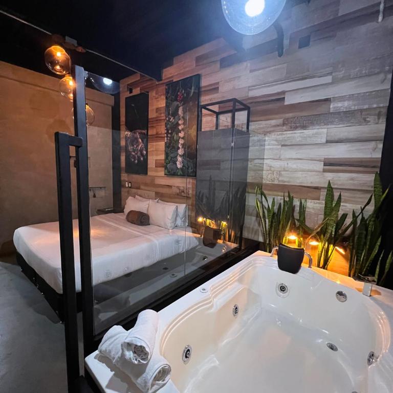 Lleras Luxury - King Bed & Private Jacuzzi - Suite Deluxe con bañera de hidromasaje - 37