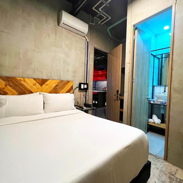 Lleras Luxury - King Bed & Private Jacuzzi - Suite Deluxe con bañera de hidromasaje - 82