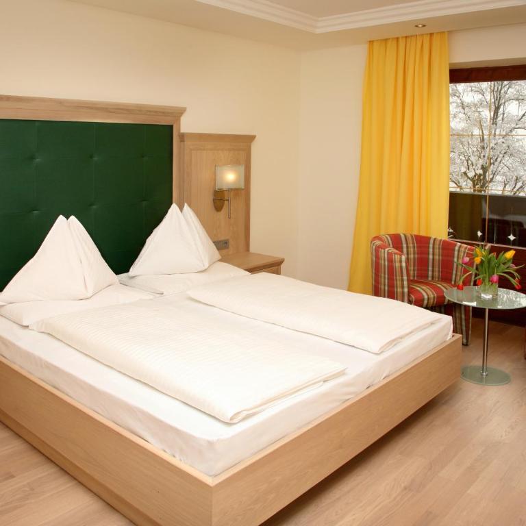 Hotel & Gasthof Fürberg - Comfort Doppelzimmer mit Balkon und Seeblick - 1