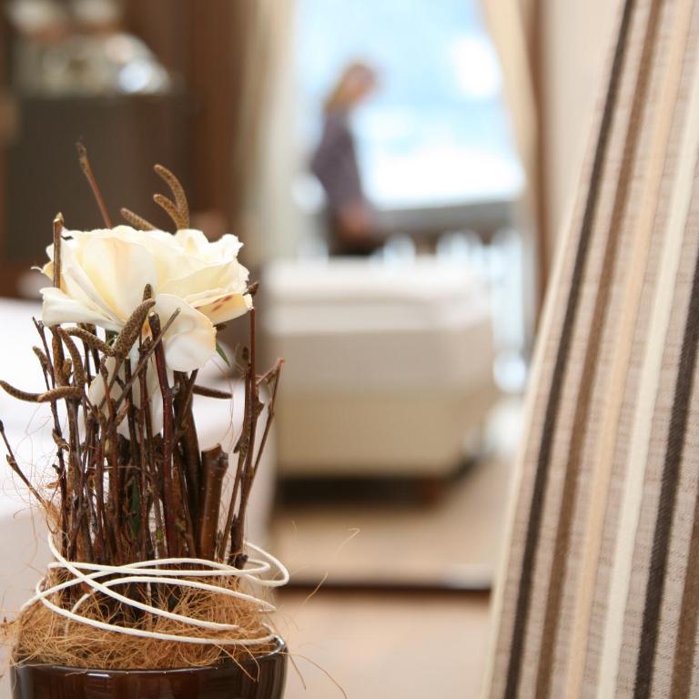 Hotel & Gasthof Fürberg - Comfort Doppelzimmer mit Balkon und Seeblick - 4