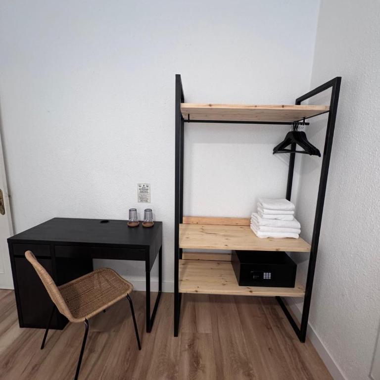Calma House Barcelona - Double Room with Extra Bed - 2