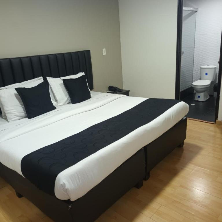Hotel Santiago Plaza - Habitación Doble - 1 o 2 camas - 6