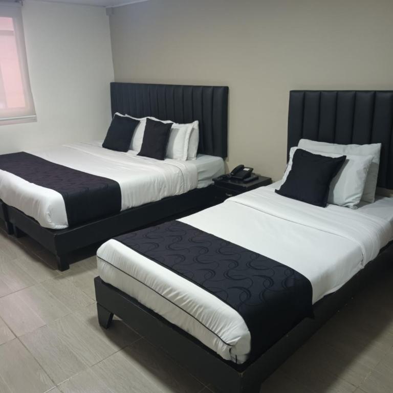 Hotel Santiago Plaza - Habitación Triple - 11