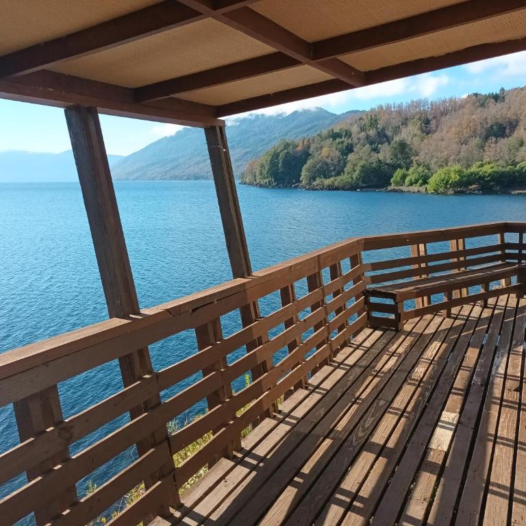 Cabaña Celeste - Acceso directo a playa lago Caburgua y cancha de tenis - direct access Beach in Caburgua Lake and tenis court - Three-Bedroom Apartment - 3