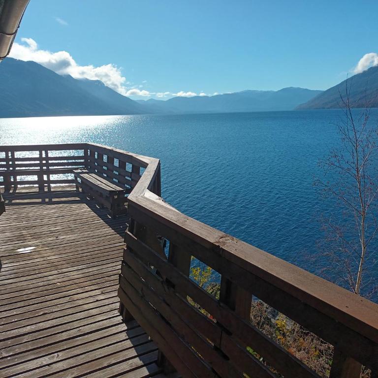 Cabaña Celeste - Acceso directo a playa lago Caburgua y cancha de tenis - direct access Beach in Caburgua Lake and tenis court - Three-Bedroom Apartment - 5
