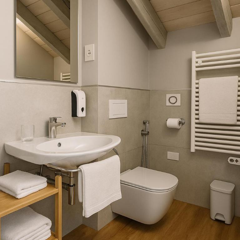 Domus 44 Rooms - Porta Nuova - Superior Triple Room - 5