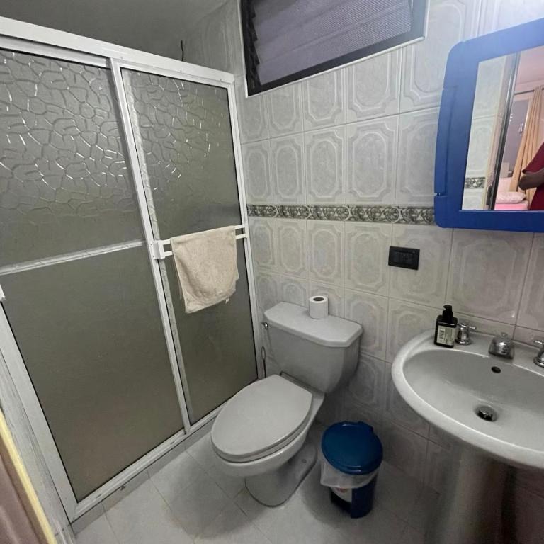 Apartamento amplio con un patio grande - One-Bedroom Apartment - 3