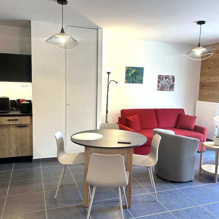 Appartement spacieux au centre, près télécabine, terrasse - Appartement 1 Chambre - 1