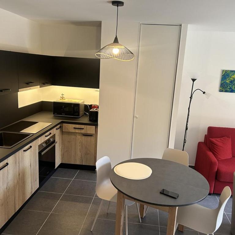 Appartement spacieux au centre, près télécabine, terrasse - Appartement 1 Chambre - 3
