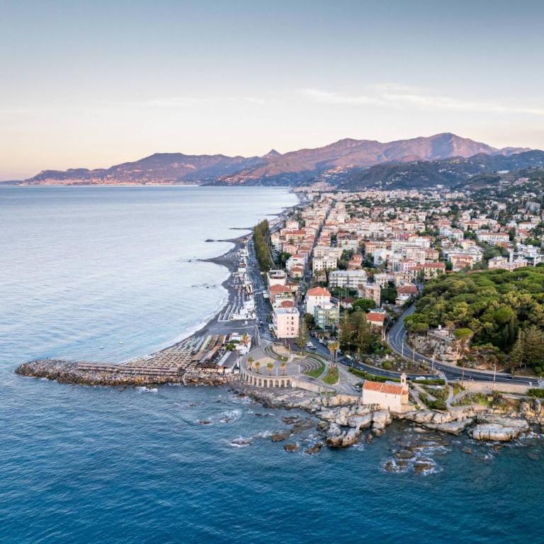 ELIOS LIVING - Parcheggio Privato, Vicino al centro, 200m dal Mare - Appartamento Superior con 1 Camera da Letto e Balcone - 16