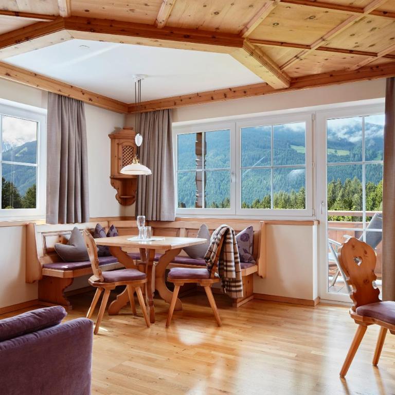 Gut Sonnberghof - Suite mit Bergblick - 5