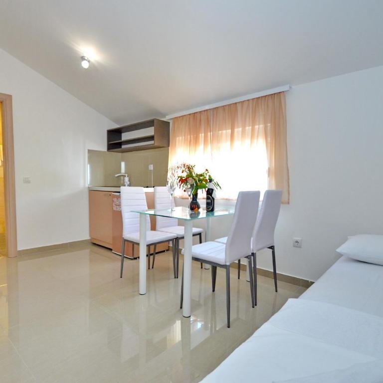 Villa Velzon Guesthouse - Deluks Apartman s 1 Spavaćom Sobom - 8