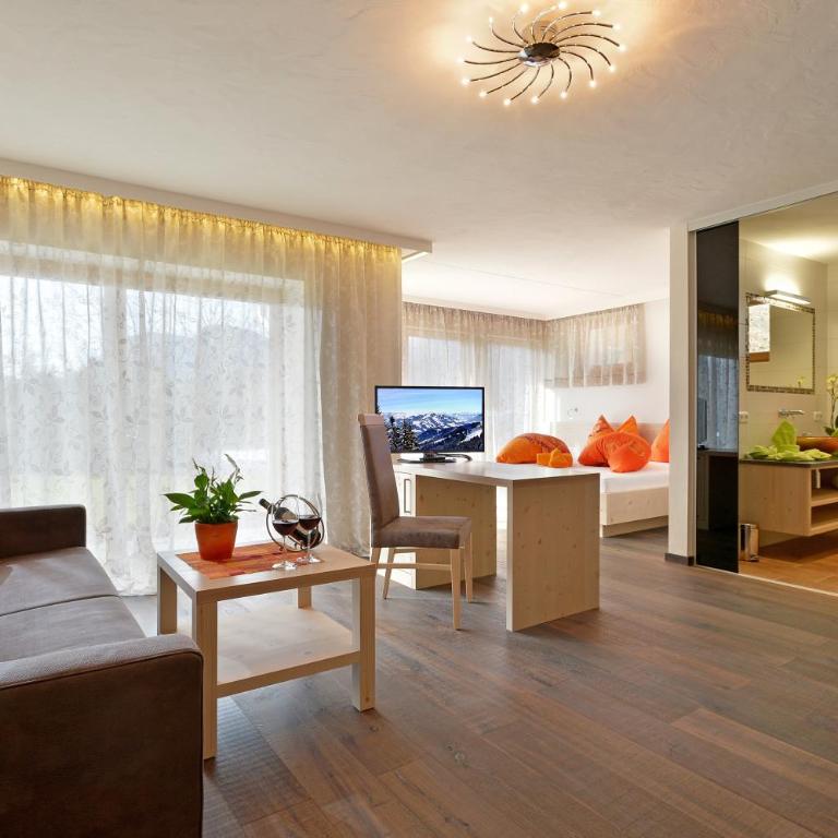 Bauernhof Lindenhof - Deluxe Doppelzimmer mit Balkon - 1
