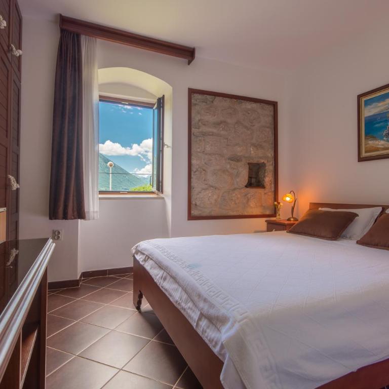 Apartments Babilon - Double Room with Sea View and Balcony - 1