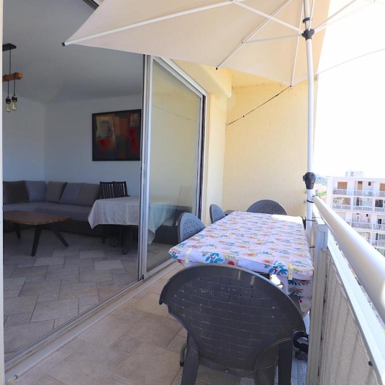Spacieux Appartement Vue Mer et Montagne en dernier étage avec Terrasse - Parking et Wifi - Apartment mit 2 Schlafzimmern - 17