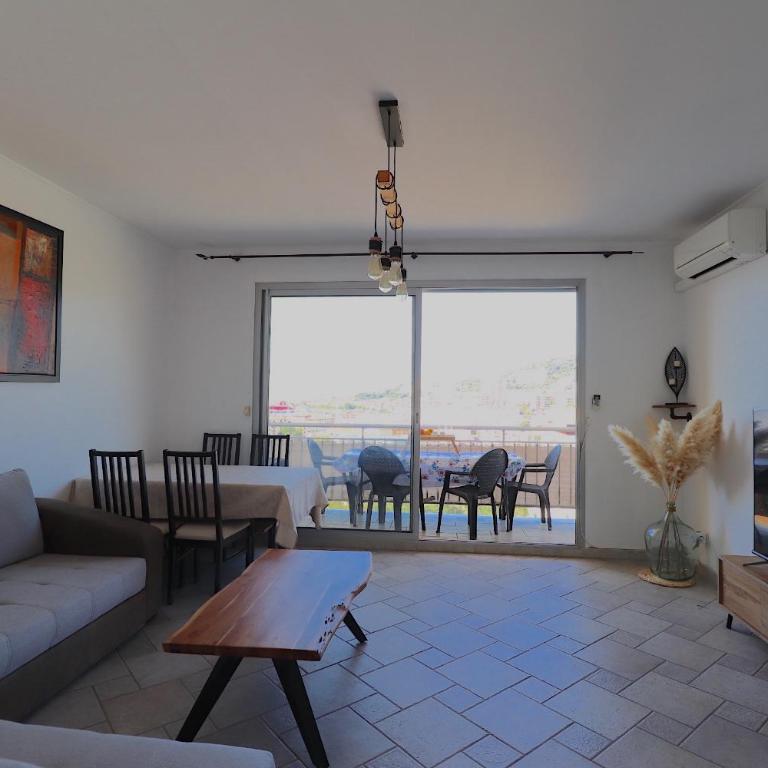 Spacieux Appartement Vue Mer et Montagne en dernier étage avec Terrasse - Parking et Wifi - Apartment mit 2 Schlafzimmern - 11