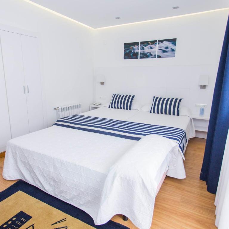 Hotel Voramar - Habitación Doble Superior (3 adultos) - 1 o 2 camas - 9