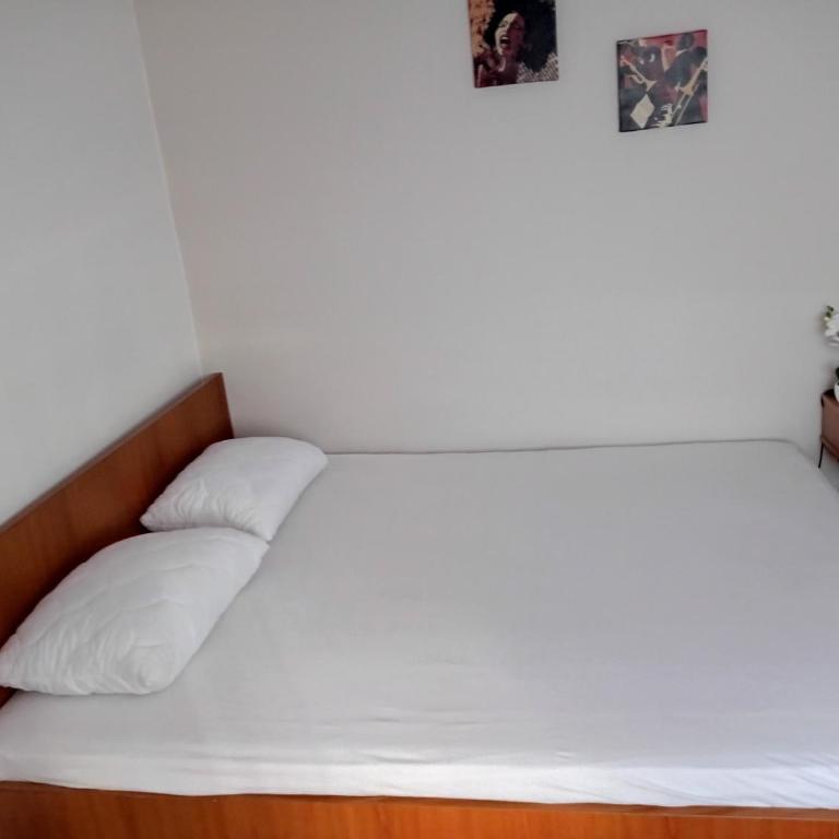Apartman BASIC - One-Bedroom Apartment - 9