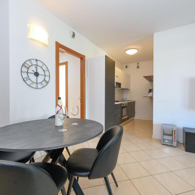 Appartamento Elia - Appartamento con 1 Camera da Letto e Vista Piscina - 2