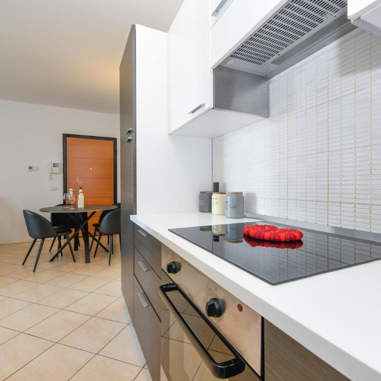 Appartamento Elia - Appartamento con 1 Camera da Letto e Vista Piscina - 8