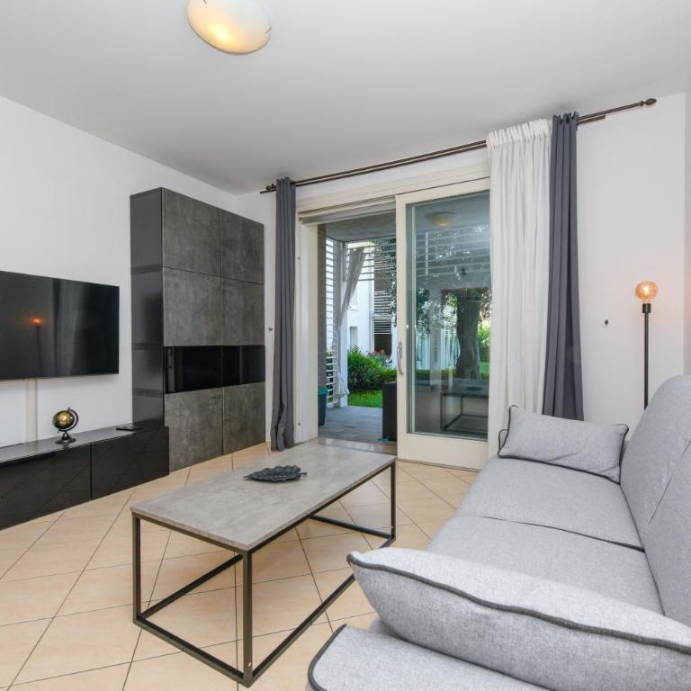 Appartamento Elia - Appartamento con 1 Camera da Letto e Vista Piscina - 16