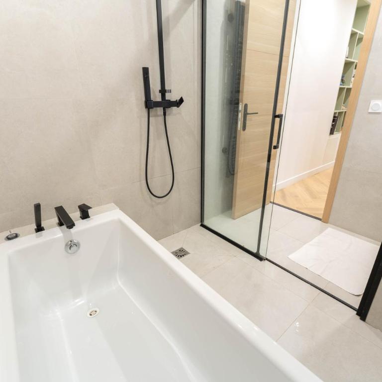 Magnifique appartement avec piscine et jardin - Appartement 2 Chambres - Vue sur Mer - 31
