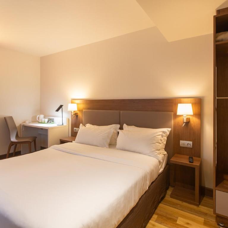 Campanile PRIME - Metz Centre Gare - Chambre Double Standard - 4