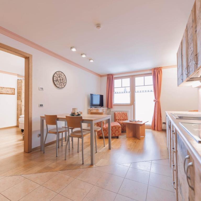 Hotel Ideal - Appartamento con 2 Camere da Letto - 11