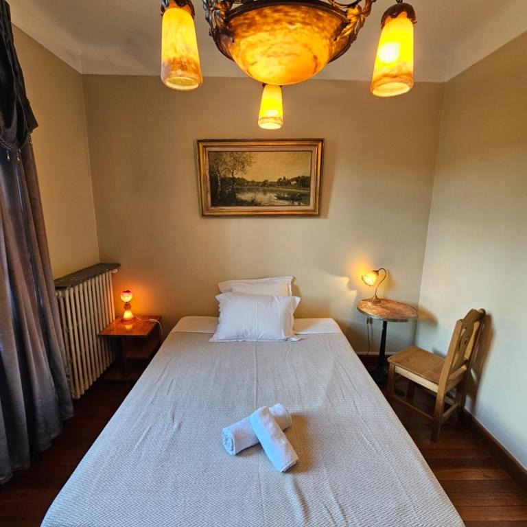 Maison Vaquier 2 - Chambre Double avec Salle de Bains Commune - 2
