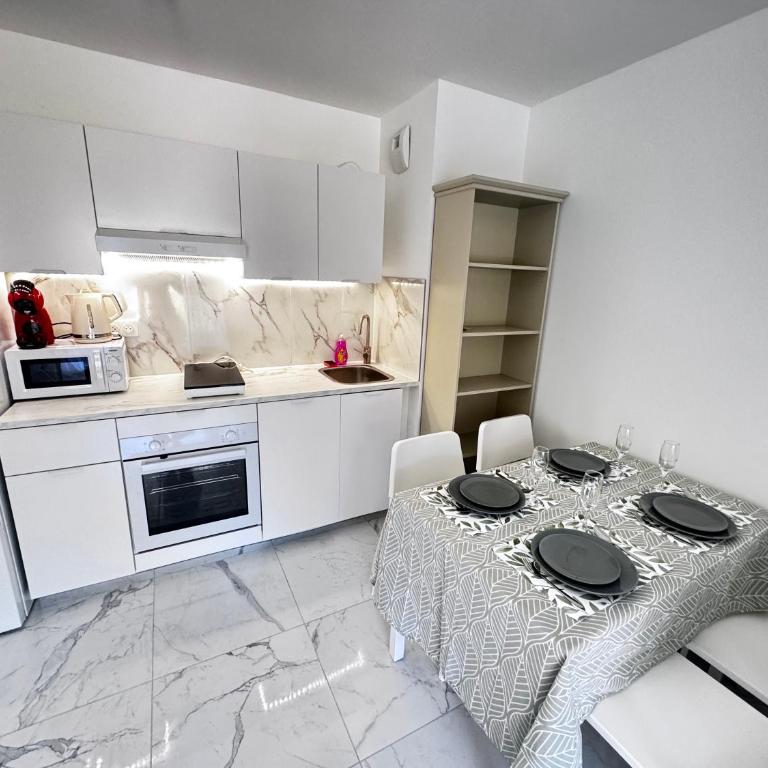 Luxueux appartement climatisé avec piscine & parking - Appartement 1 Chambre - 5