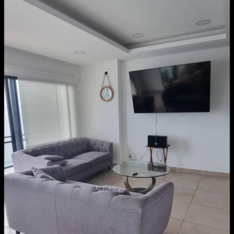 Lujoso departamento frente a la playa - Two-Bedroom Apartment - 2