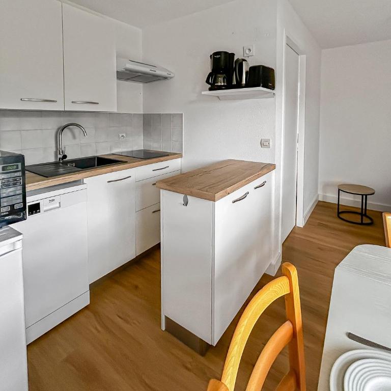 Appartement chaleureux, parking privé proche plage - One-Bedroom Apartment - 11
