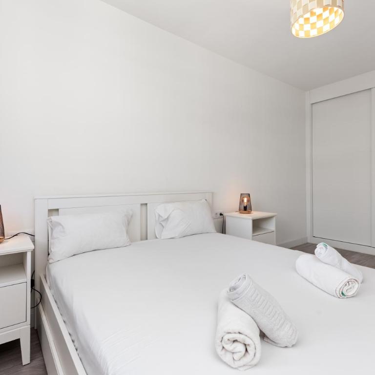 Penthouse moderne et cosy pour vos vacances accessible à pied depuis la plage - Three-Bedroom Apartment - 12