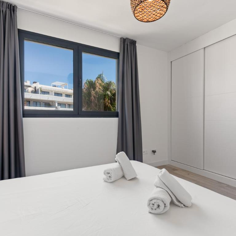 Penthouse moderne et cosy pour vos vacances accessible à pied depuis la plage - Three-Bedroom Apartment - 9