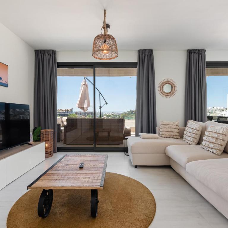 Penthouse moderne et cosy pour vos vacances accessible à pied depuis la plage - Three-Bedroom Apartment - 14