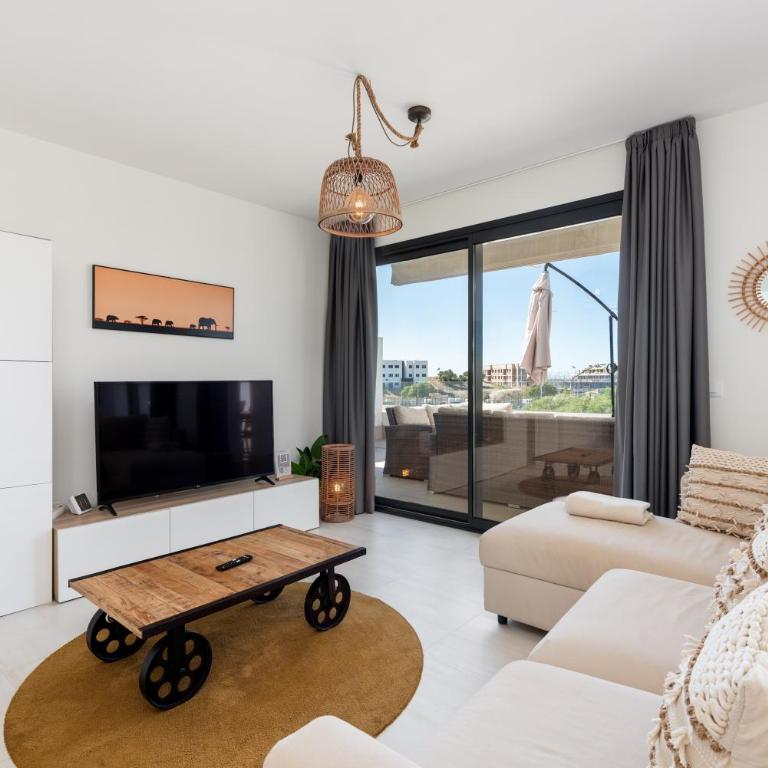 Penthouse moderne et cosy pour vos vacances accessible à pied depuis la plage - Three-Bedroom Apartment - 3