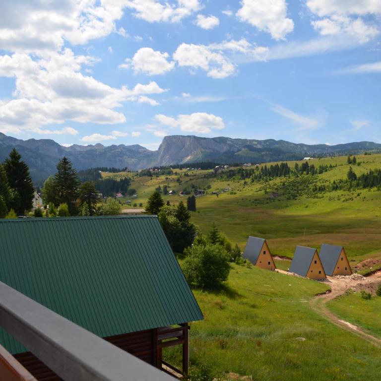 Apartmani Srećko - Two-Bedroom Apartment with Mountain View - 2
