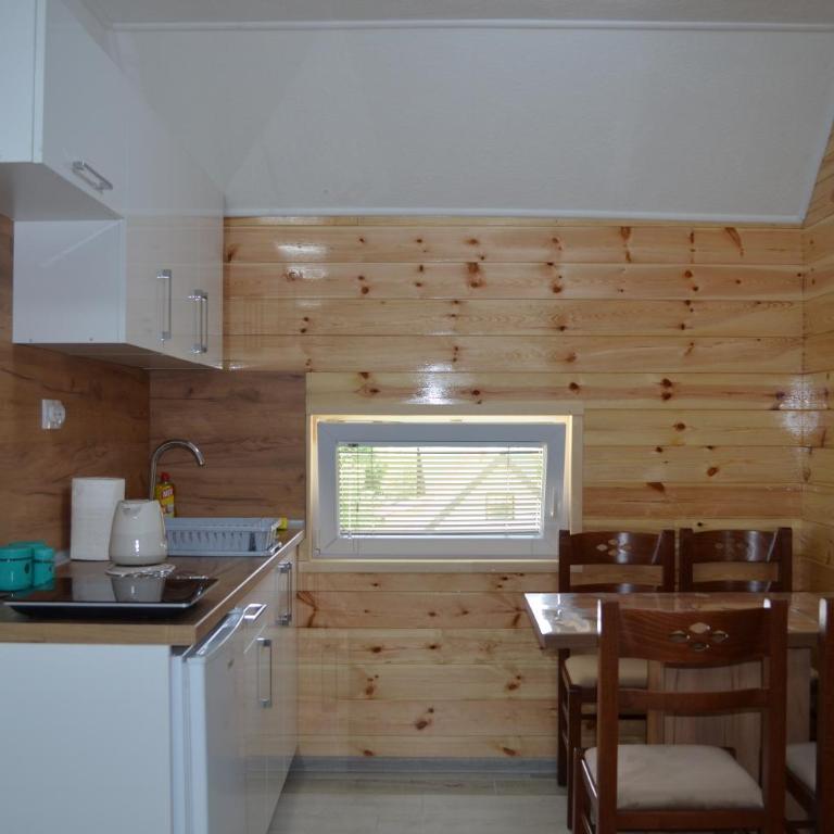Apartmani Srećko - Apartment with Mountain View - 1
