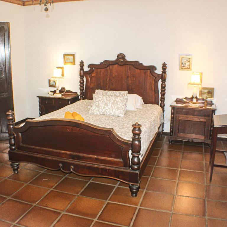 Habitaciones Doña Cris - Habitación Estándar con baño compartido - 2 camas - 1