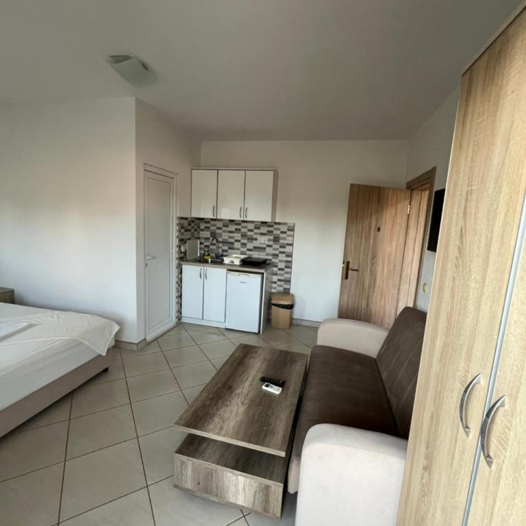 S T A Apartmani - Jednokrevetna Soba sa Terasom - 4