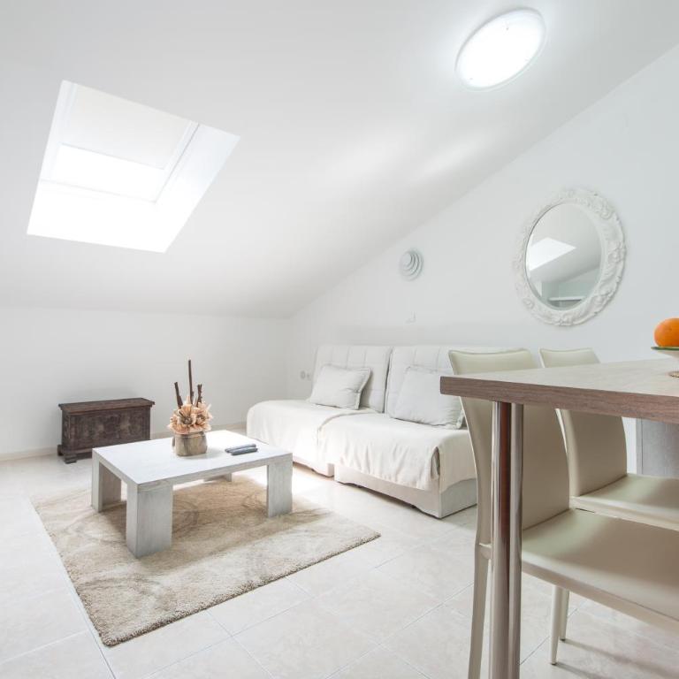 Apartments Babilon - Two-Bedroom Apartment with Sea View - 1