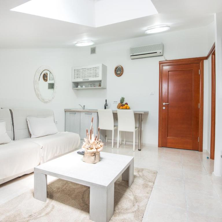 Apartments Babilon - Two-Bedroom Apartment with Sea View - 2