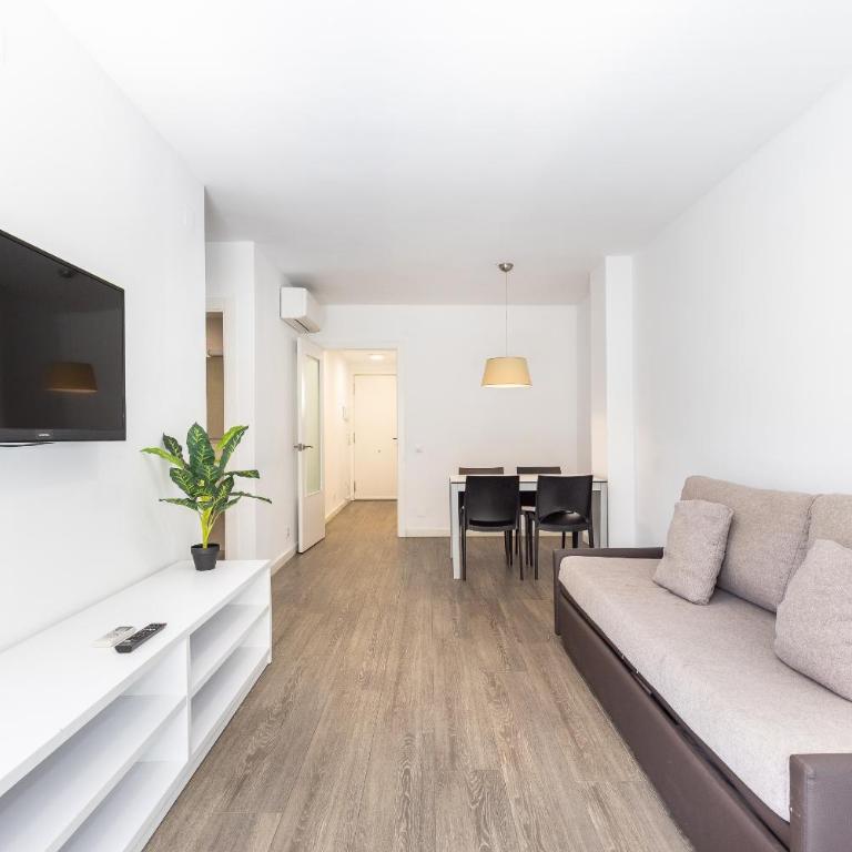 Rentalmar Zahara family suites - One-Bedroom Apartment - 24