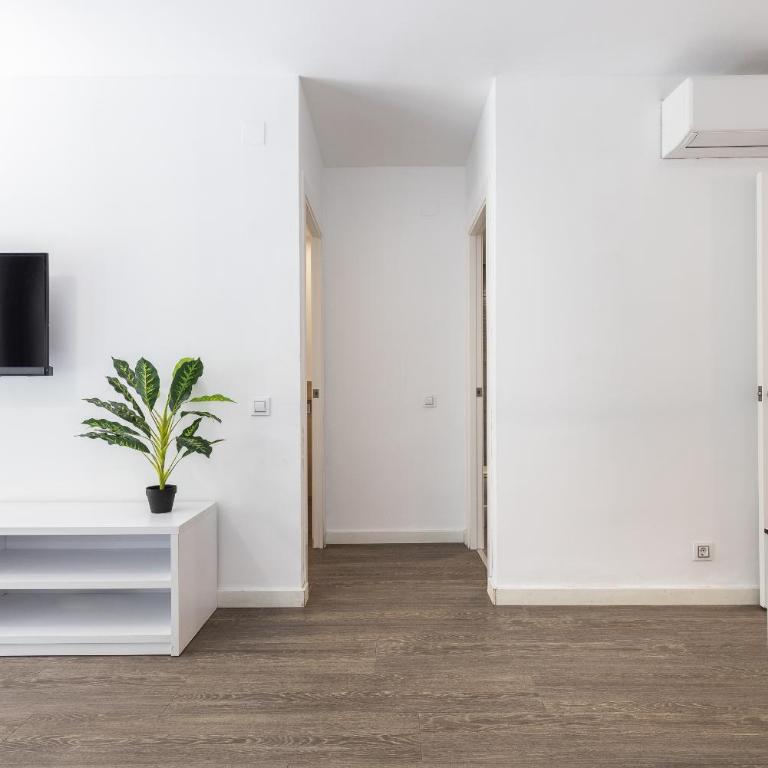 Rentalmar Zahara family suites - One-Bedroom Apartment - 23