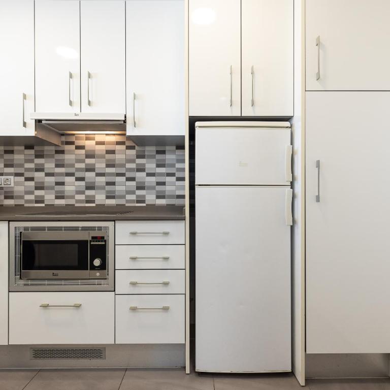 Rentalmar Zahara family suites - One-Bedroom Apartment - 14