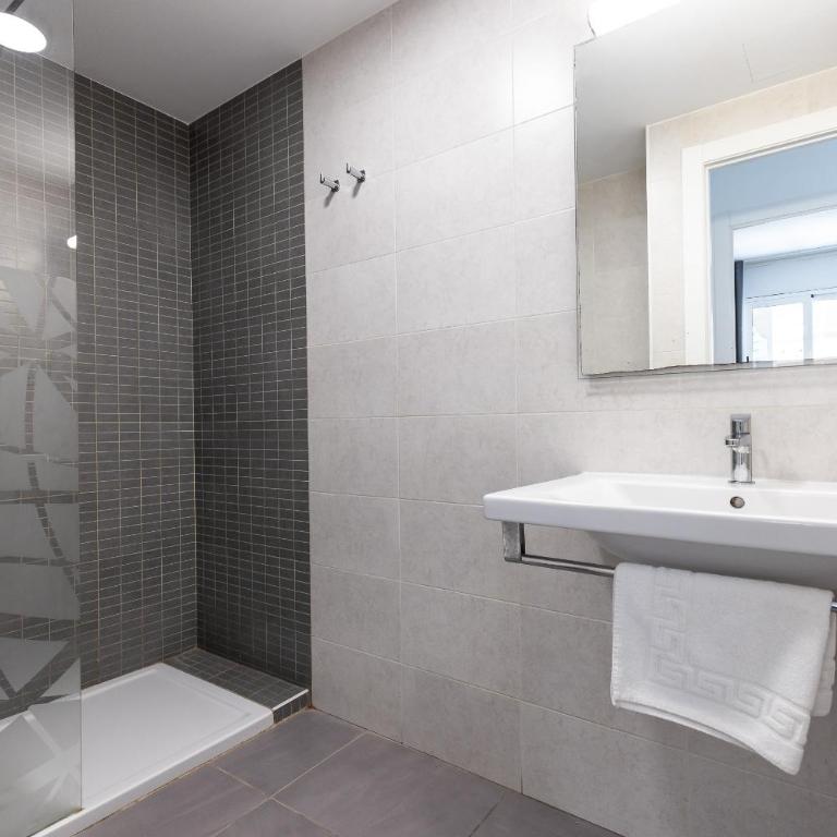Rentalmar Zahara family suites - One-Bedroom Apartment - 5