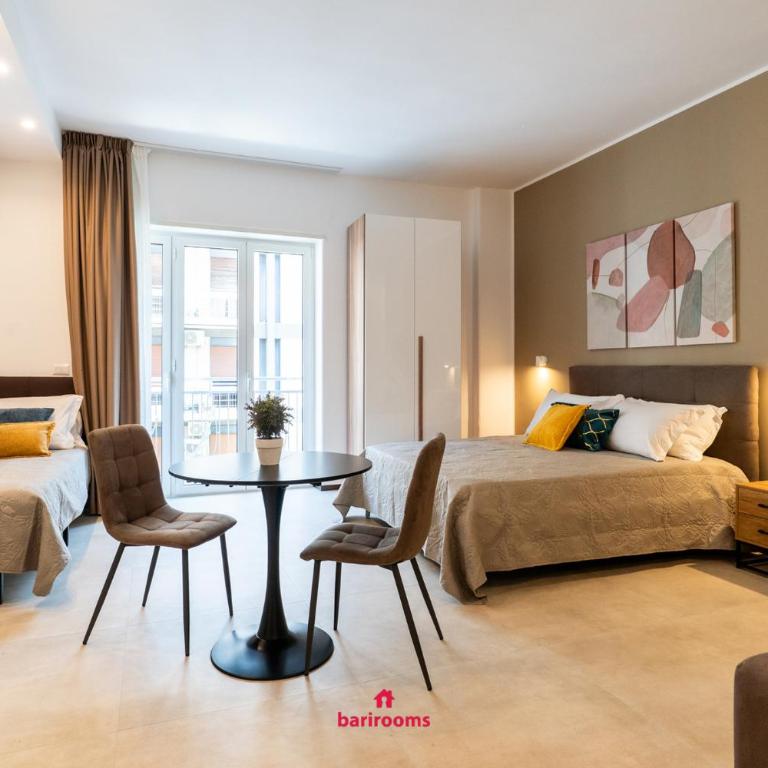 Barirooms - Urban 163 - Camera Familiare con Bagno Privato - 1