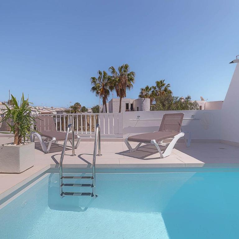 Villa Nina Lanzarote - Three-Bedroom Villa - 2